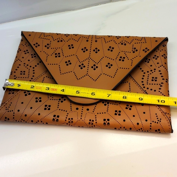 NWOT BCBG Max Azria Harlow Envelope Camel Clutch - Picture 7 of 9
